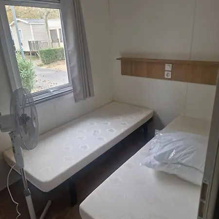 Mobil-home La Carabasse * Vias